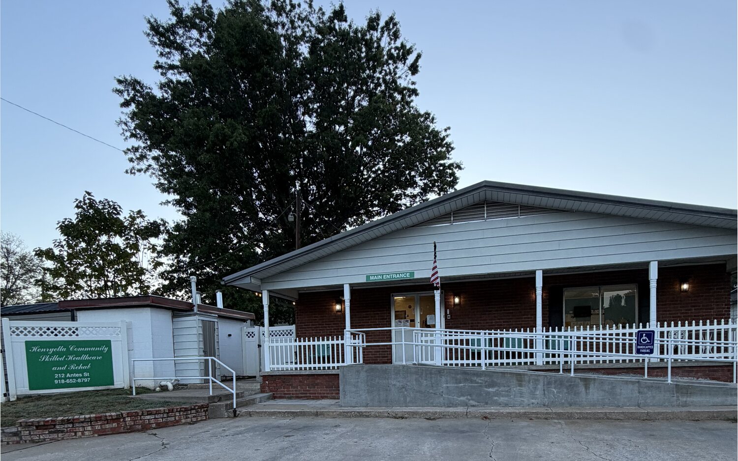 The entrance to Henryetta Community in Henryetta, Oklahoma